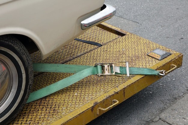 Tow straps